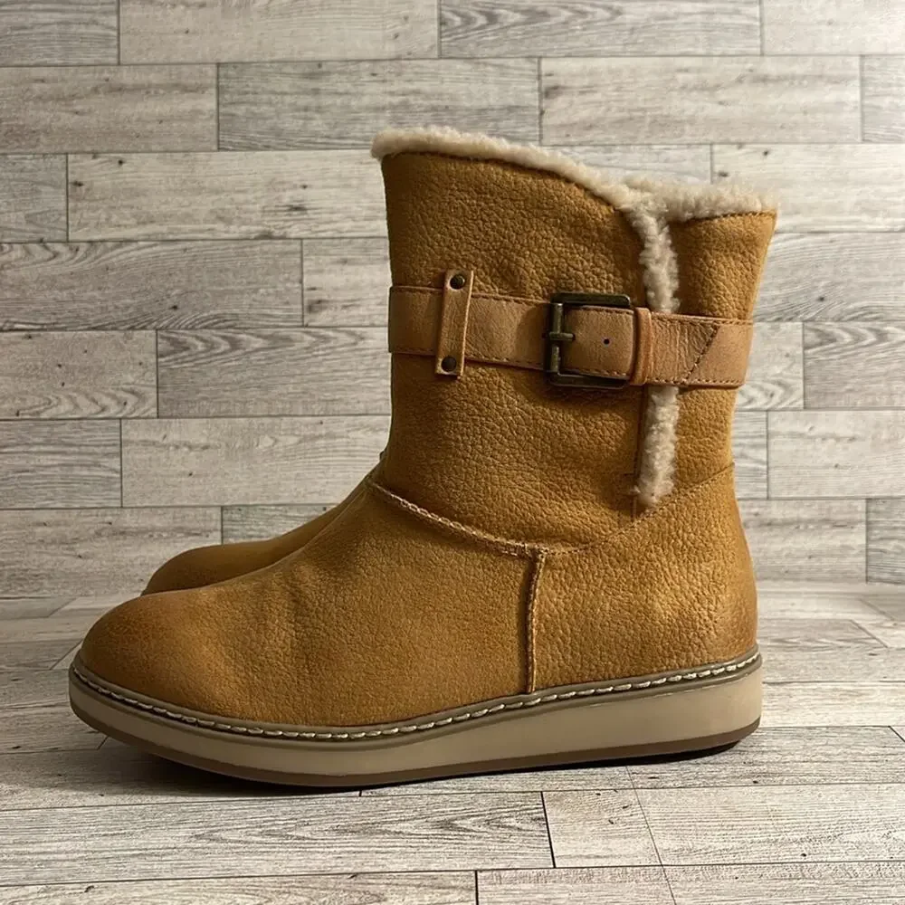 WHITE MOUNTAIN Taite Tan Fur Lined Suede Exterior Short / Midi Boot Size 7.5 NWT
